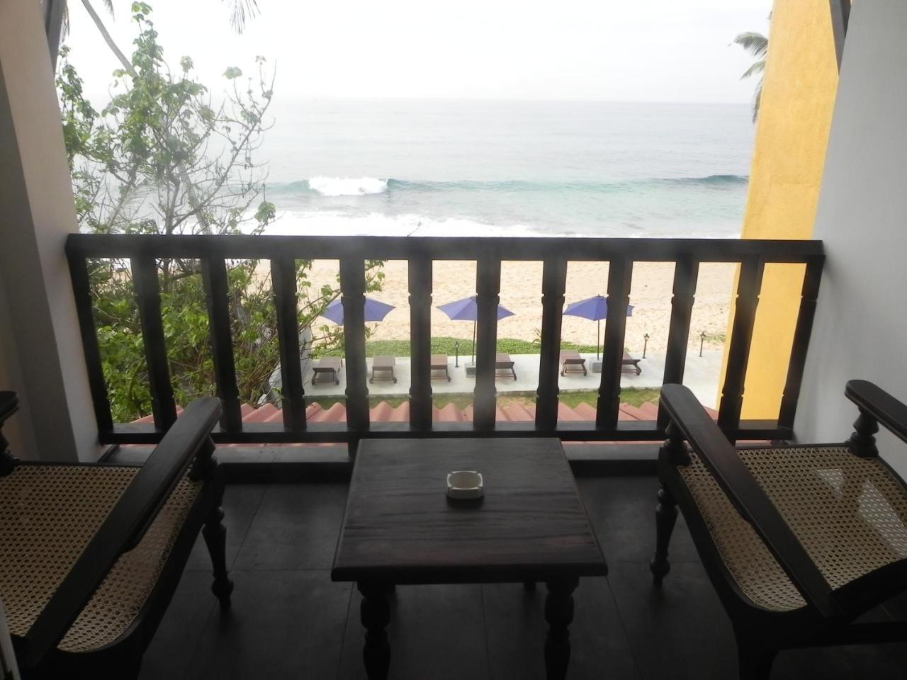 Amanda Beach Villas Unawatuna Oda fotoğraf
